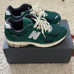 New Balance 2002R